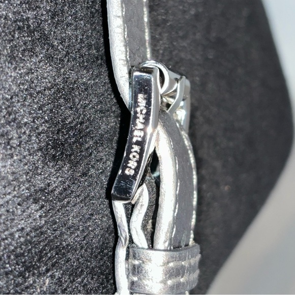 🔥SALE Michael Kors Silver Satchel Crossbody Bag - Picture 9 of 15